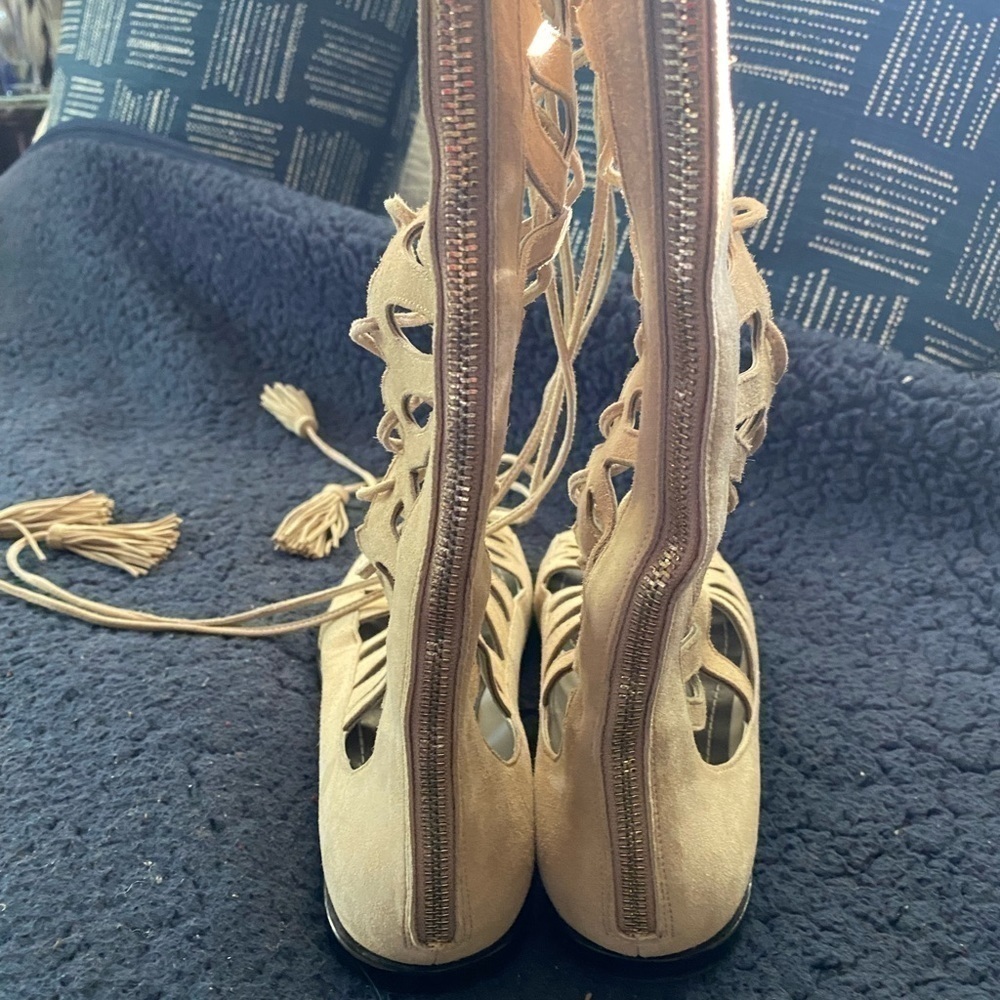 Alice & Olivia Ivory Suede Lace Up Tall Sandals Size 38 - Picture 7 of 9